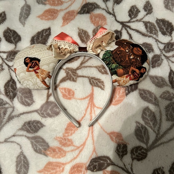 Disney Other - Disney Red and Cream Hair Bow Accessory